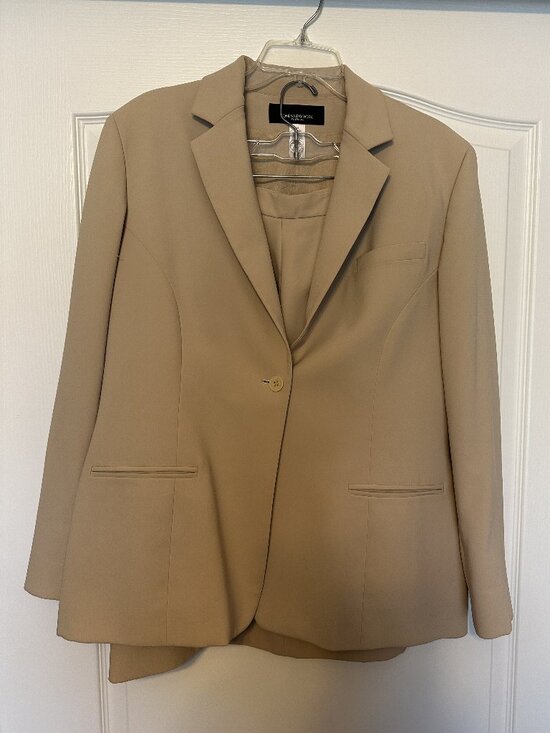 Jones New York Other - JONES NEW YORK Platinum Collection Lined Women's Suit with Skirt - Sand/Beige